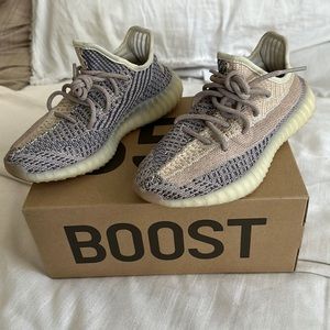 Yeezy Boost 350 V2